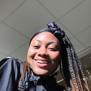 Meet your Posher, Mia